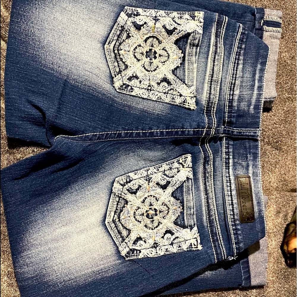 Wallflower jean capris